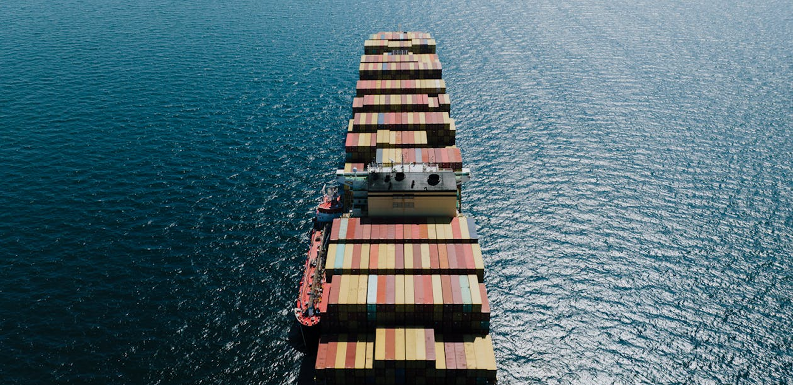 新手发FBA头程物流懵了?海运、空运、快递全对比,这一篇帮你选对物流方式!